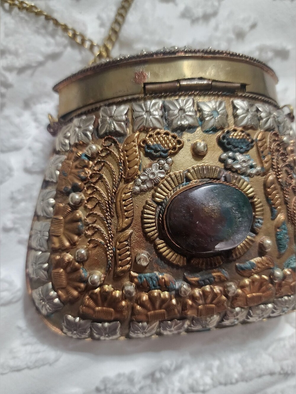Vintage Sajai Indian Ethnic Sling Bag Clutches, Brass/Copper w/ Metal Chain - Picture 5 of 13